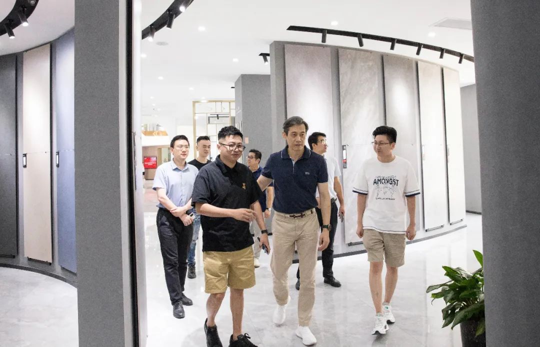 1670828387475303.jpg 中國建筑衛生陶瓷協會秘書長宮衛一行到訪銘盛企業2.jpg