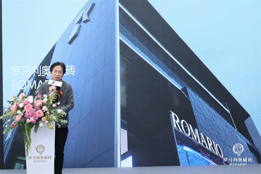 1705374094270340.jpg 鄧小力發(fā)言照.jpg